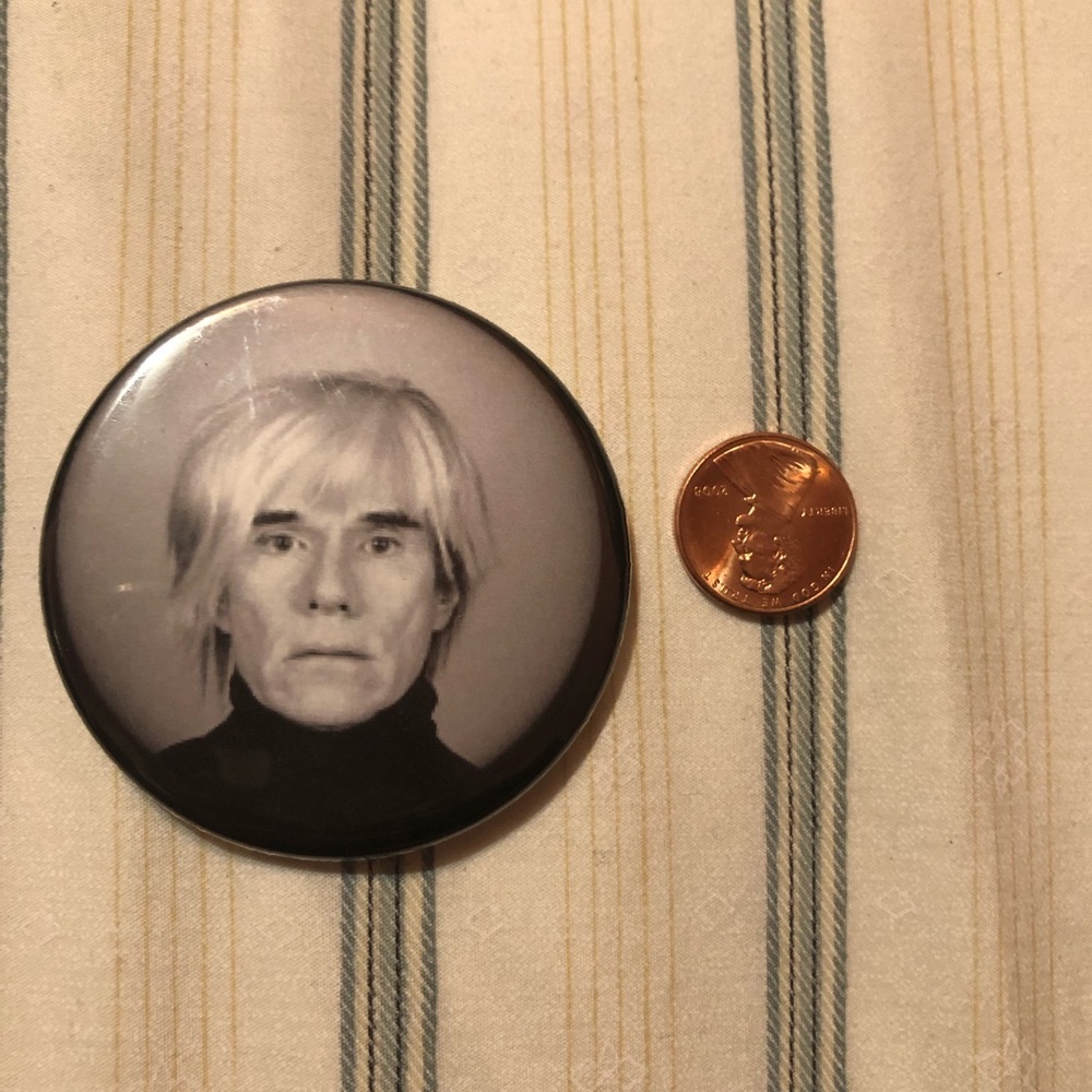 Andy Warhol Button Pin❤️🖤